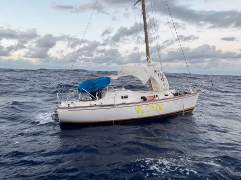 What happened to the 10 migrants turned over to the Bahamas?